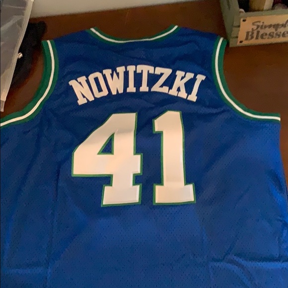 Mitchell & Ness Dirk Nowitzki Size-2XL - Picture 2 of 4